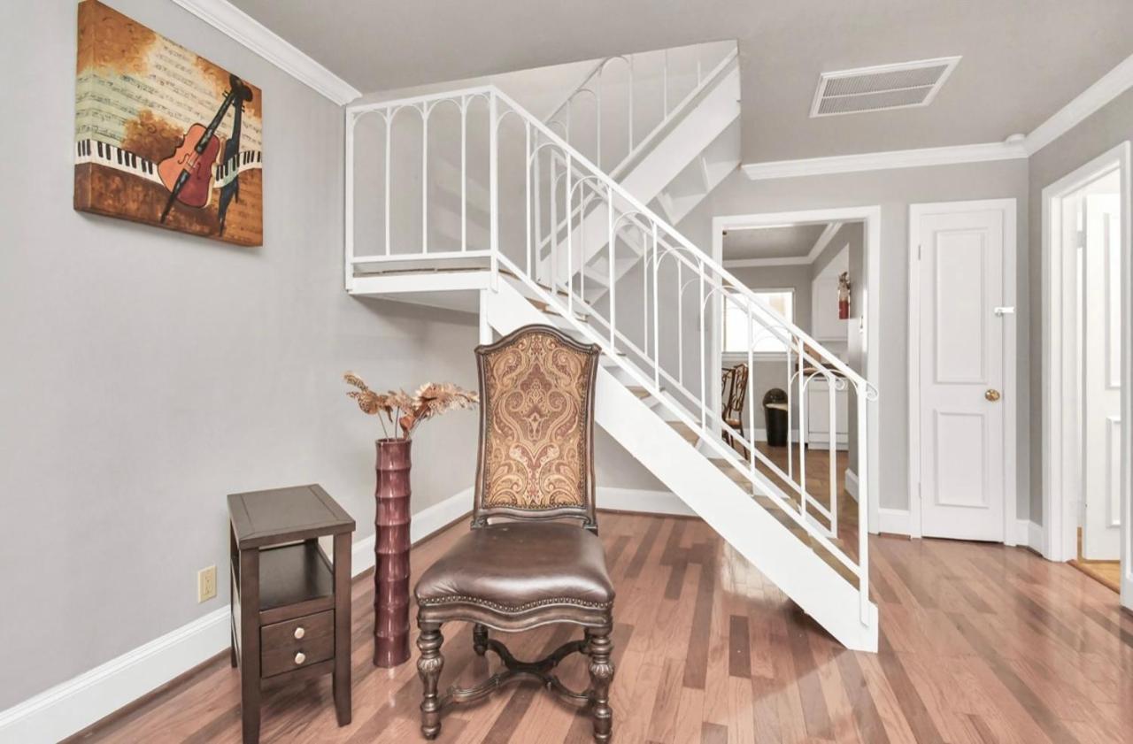 Stunning Private Room In Town Home 휴스턴 외부 사진